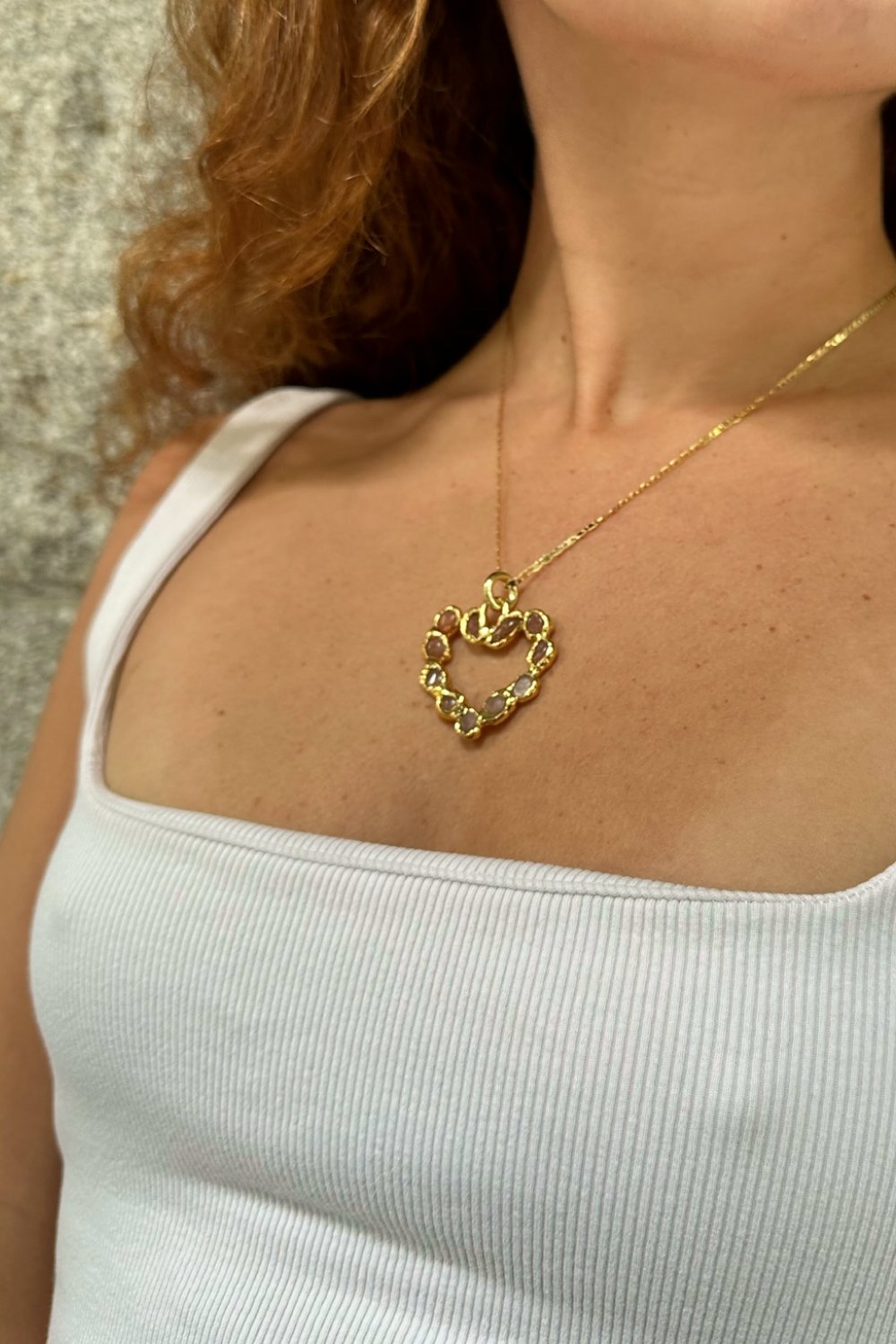 Carnelian Corazon Charm in Gold