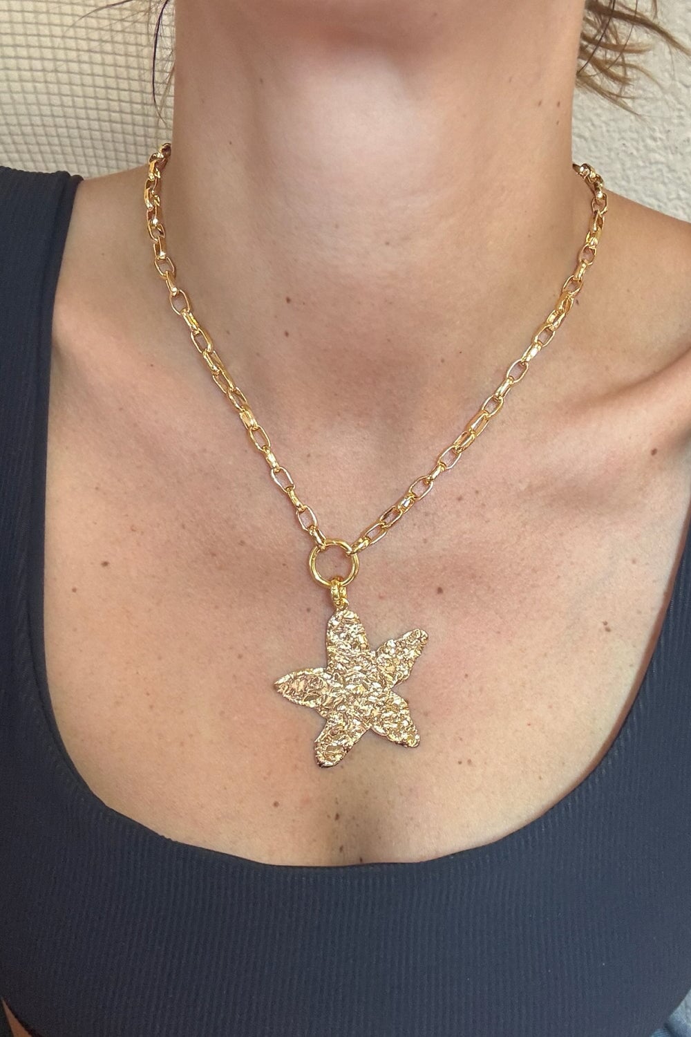 Estrellita de Mar Charm in Gold