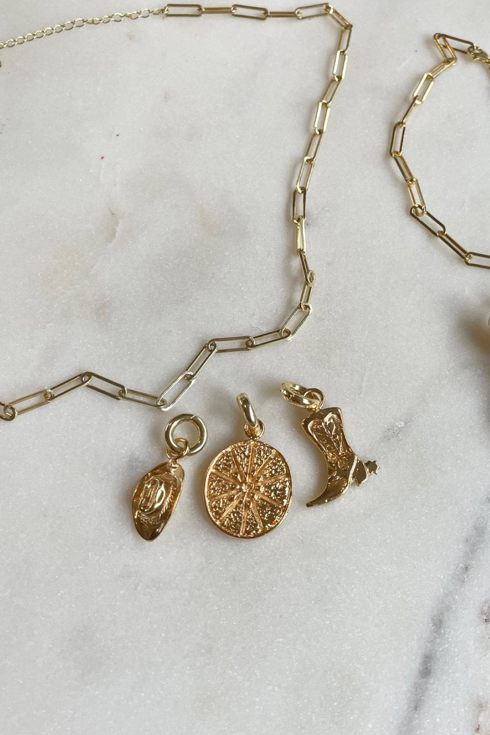 Límon Charm in Gold