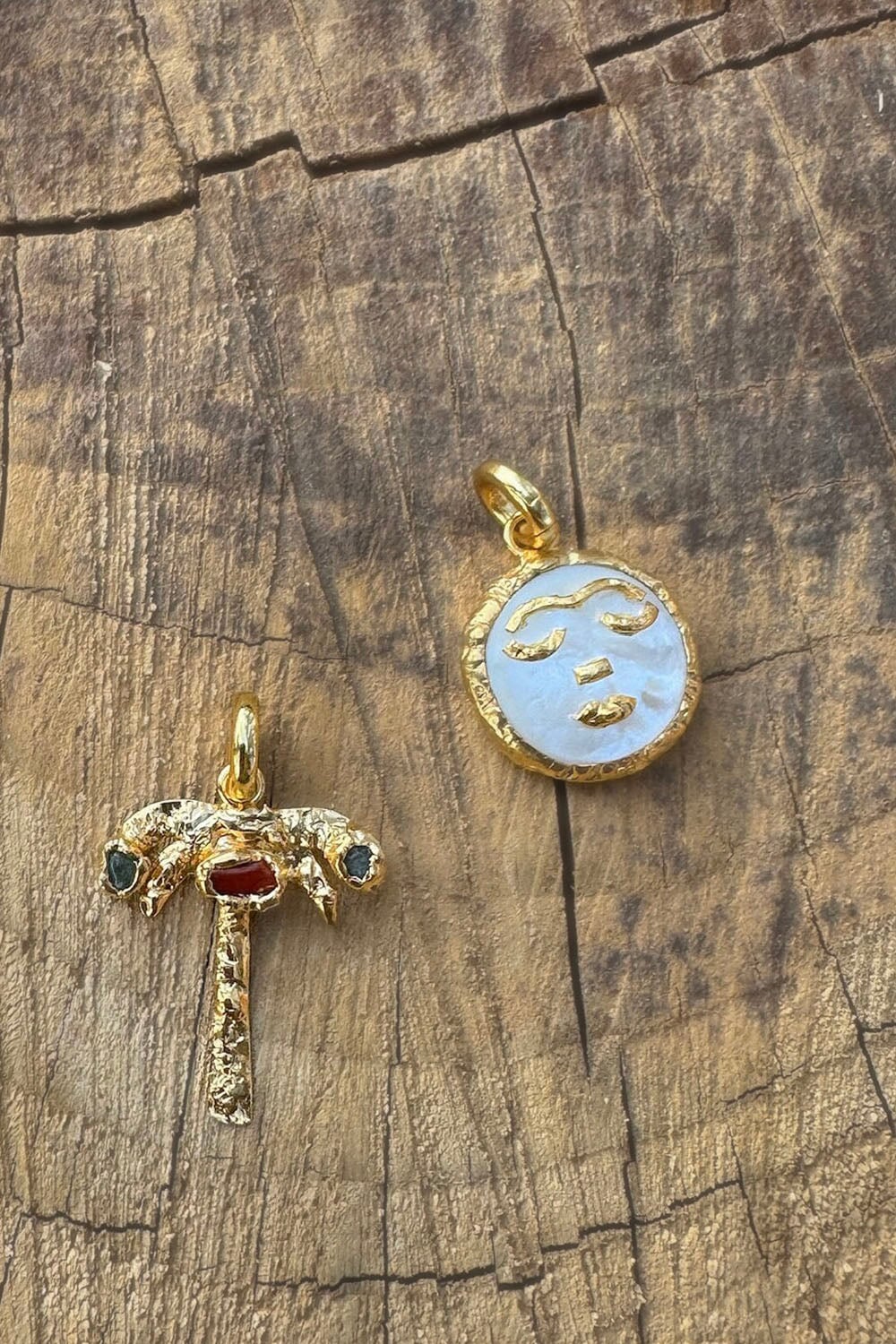 Luna Llena Charm in Gold