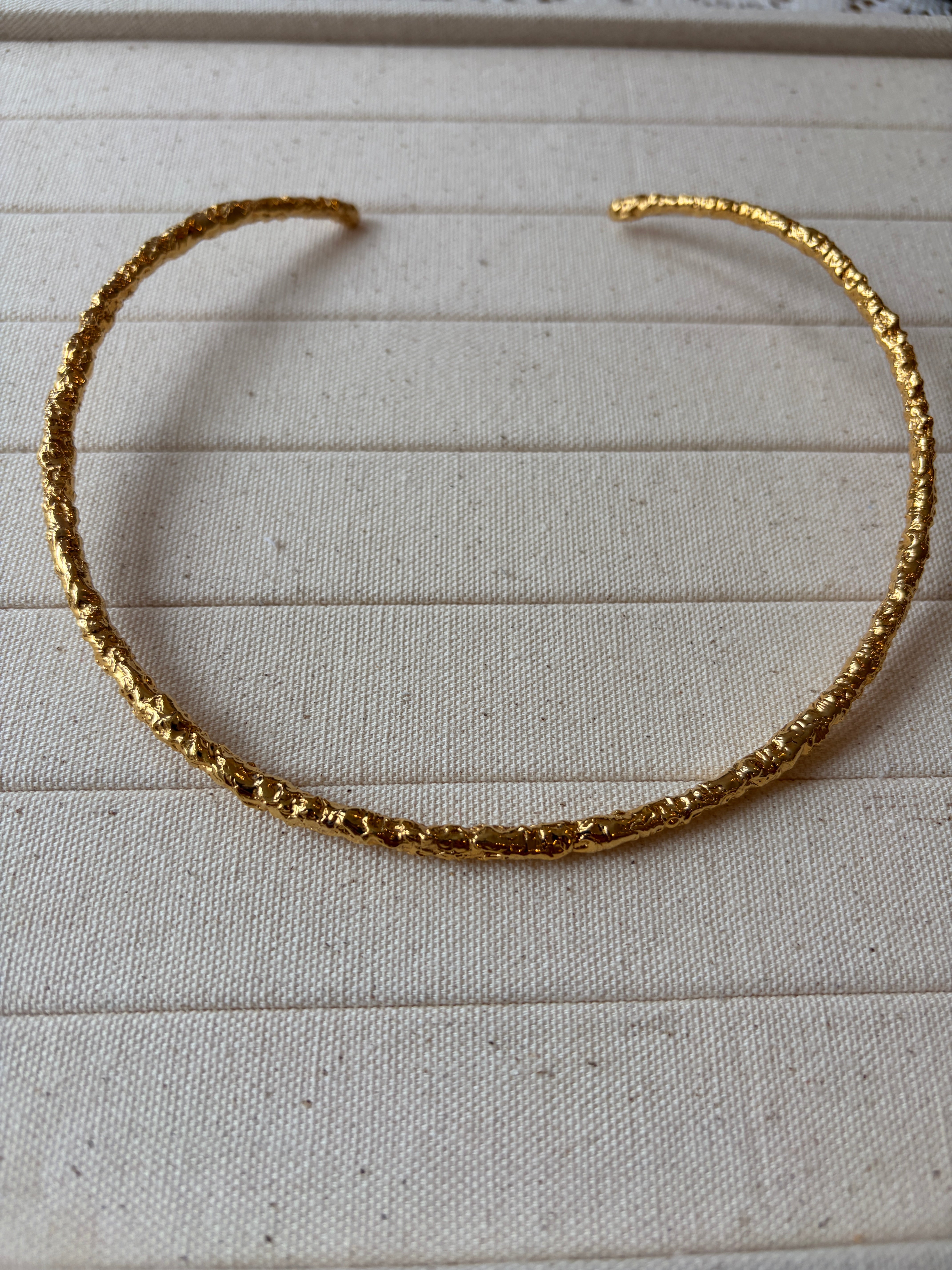 Molten Choker Gold