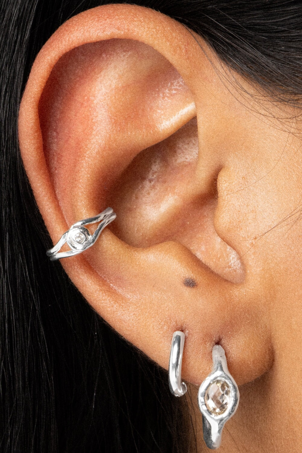 Niña Ojo Hoops