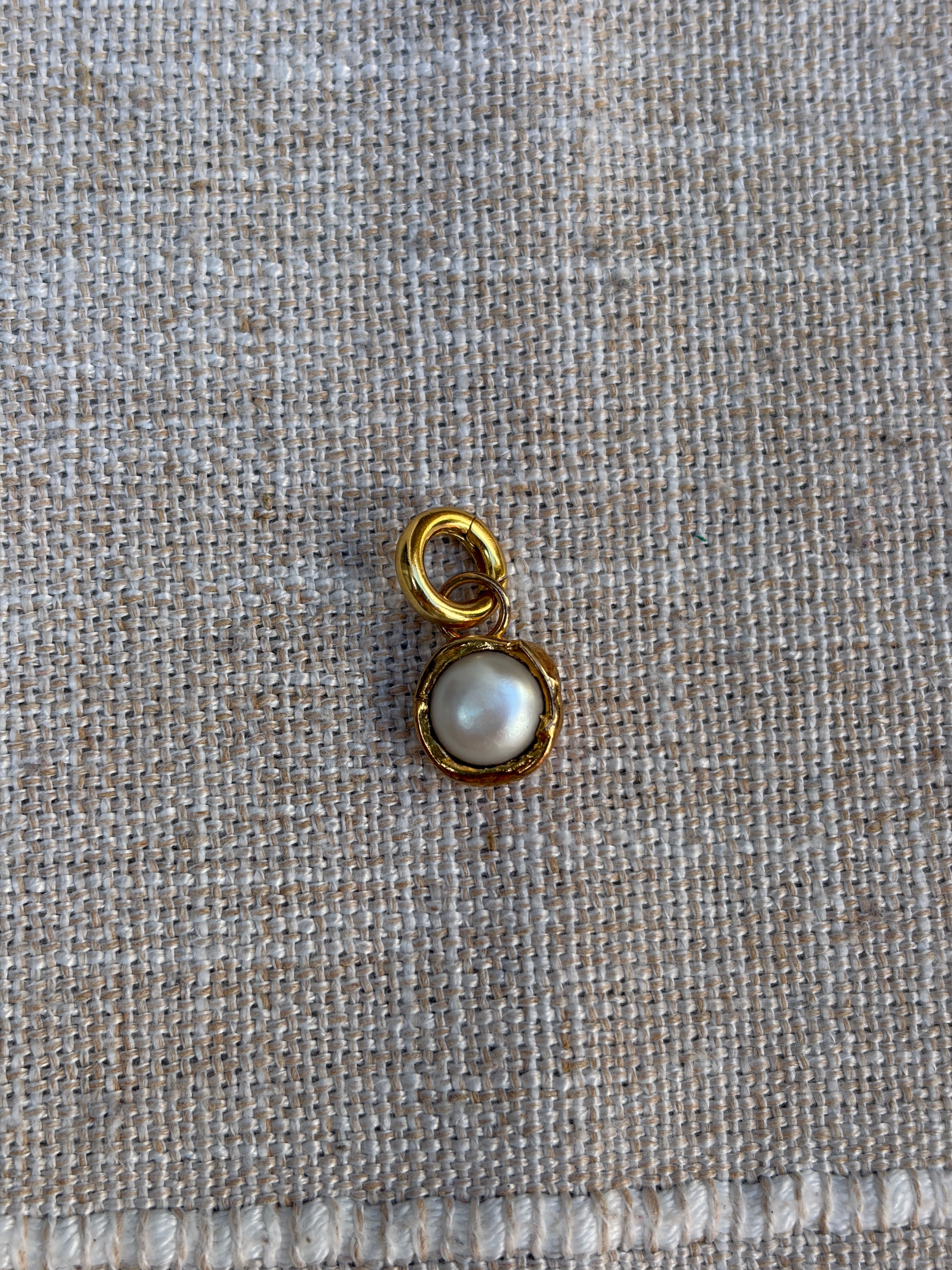 Pearl Pendant Gold