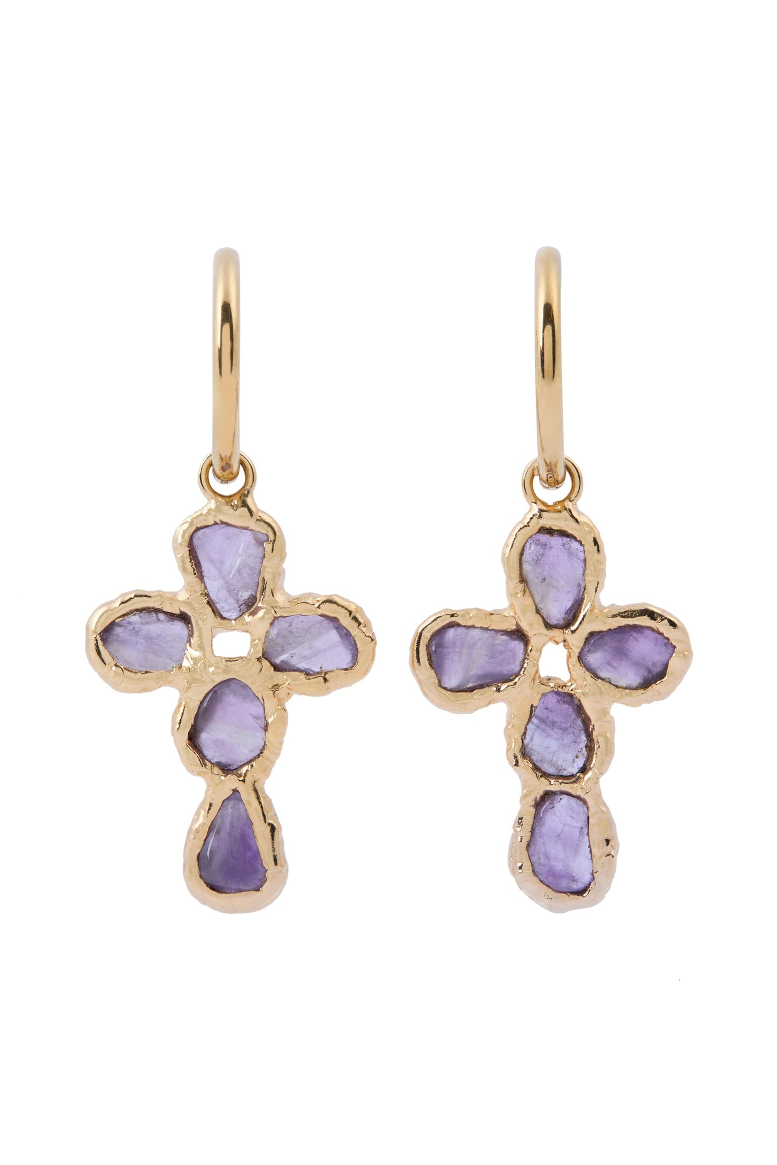 Pequeña Amethyst Cross Hoops in Gold