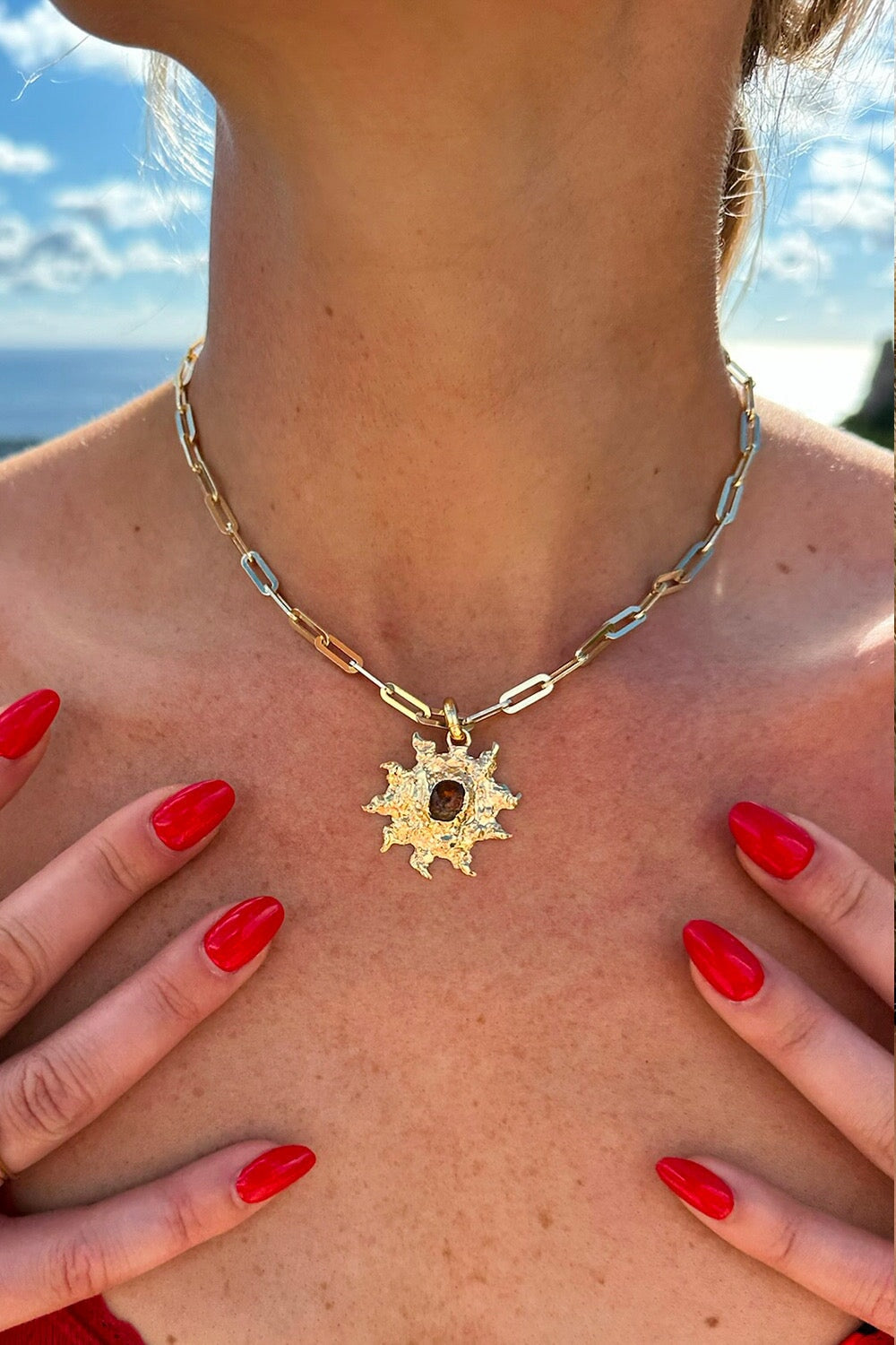 Solecita Pendant in Gold