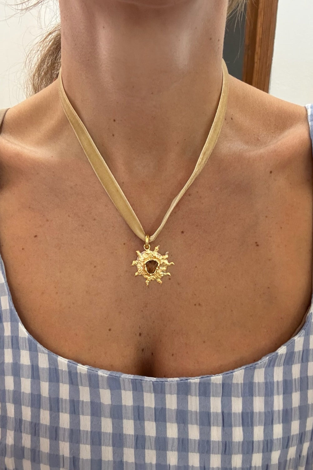 Solecita Charm in Gold