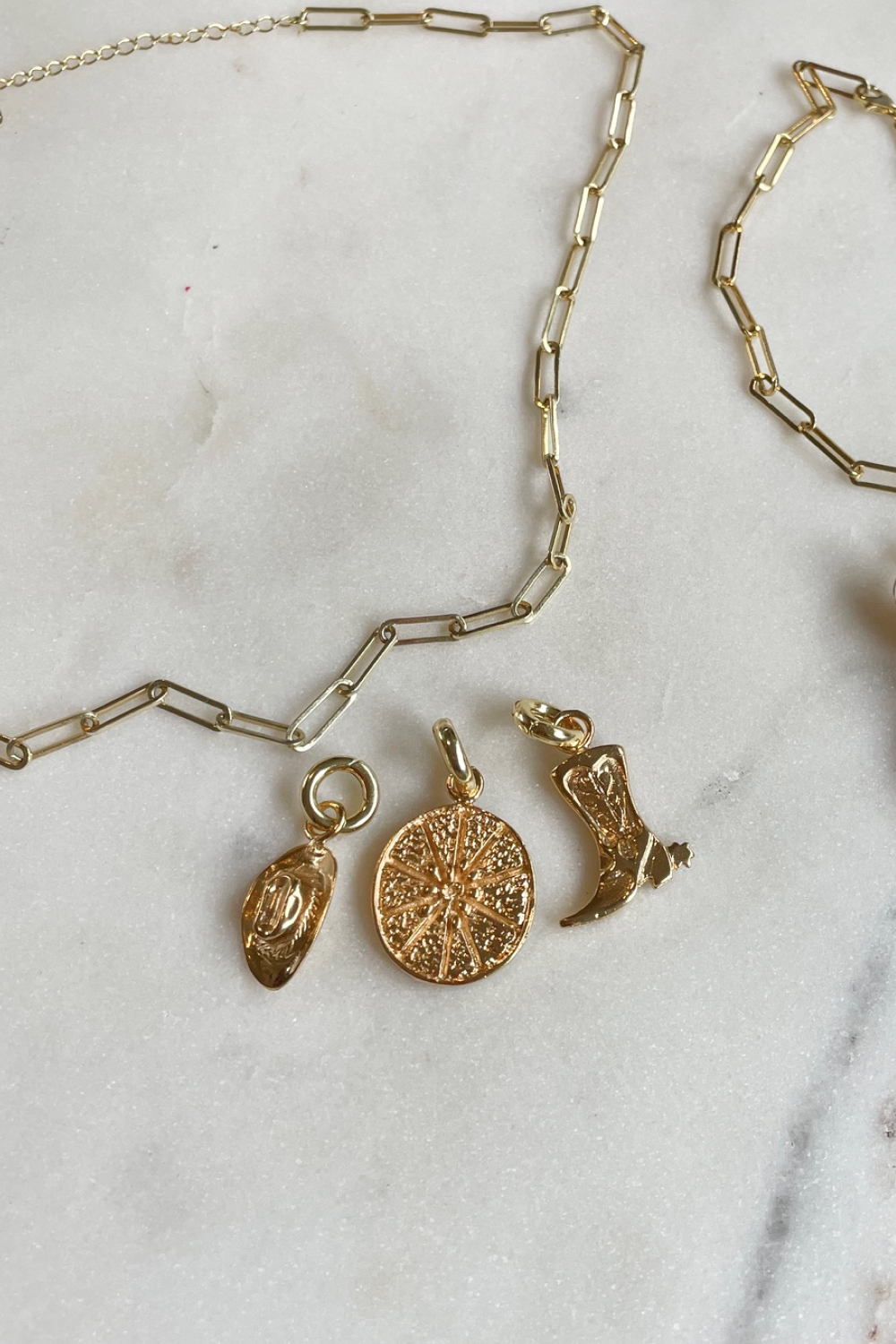 Límon Charm in Gold
