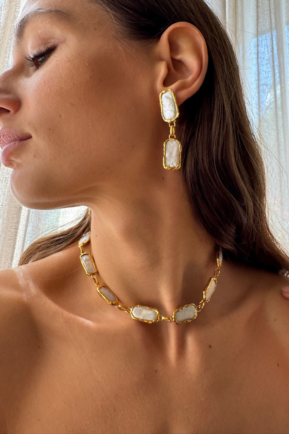 Mermaid Pearl Necklace in Gold
