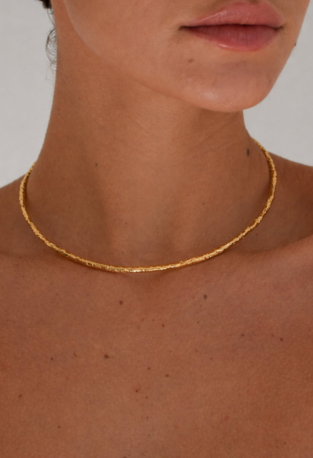 Molten Choker in Gold
