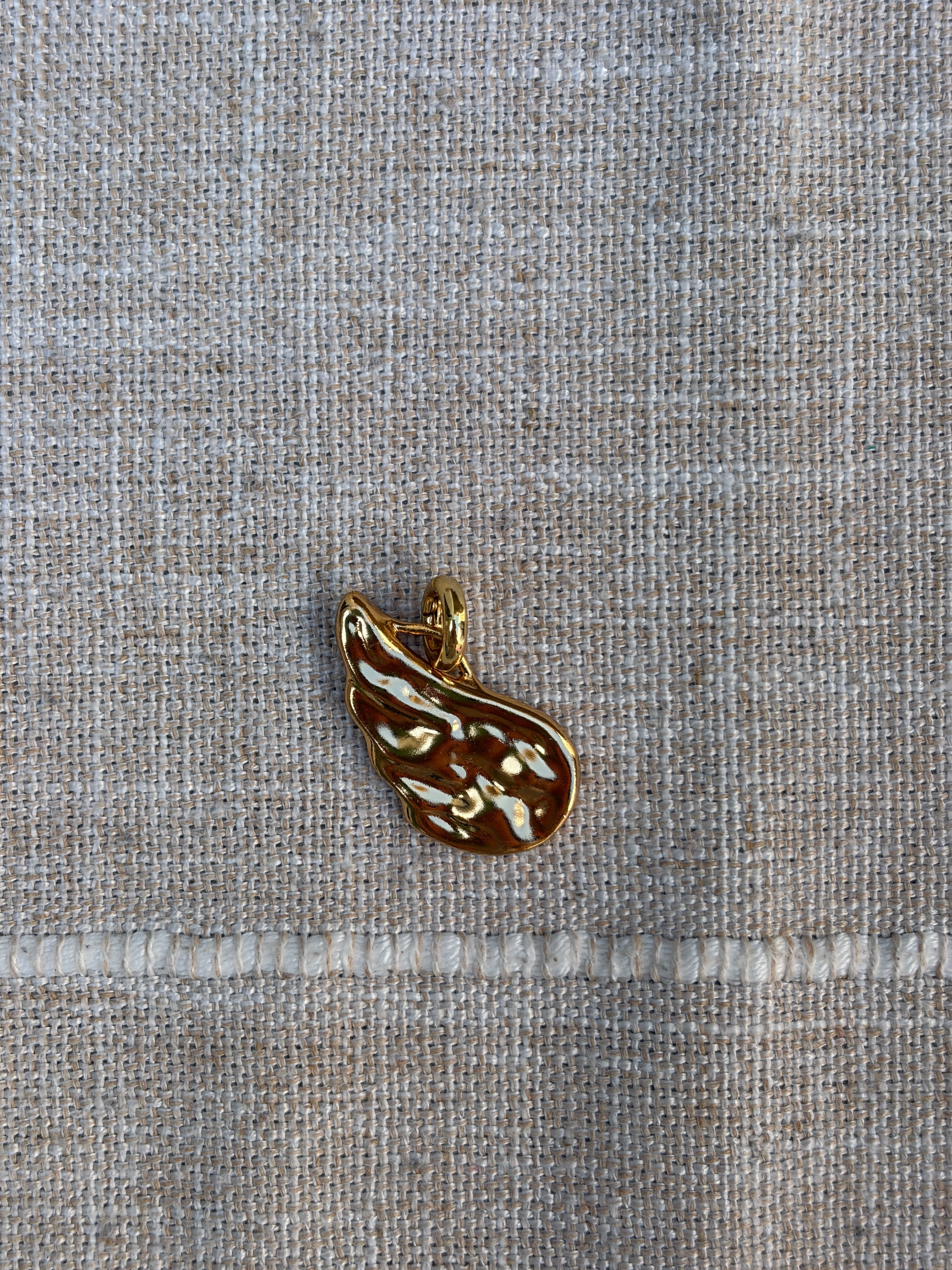 Wing Pendant Gold